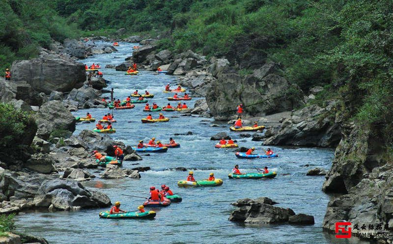 平頂山堯山大峽谷水上漂流團(tuán)建活動